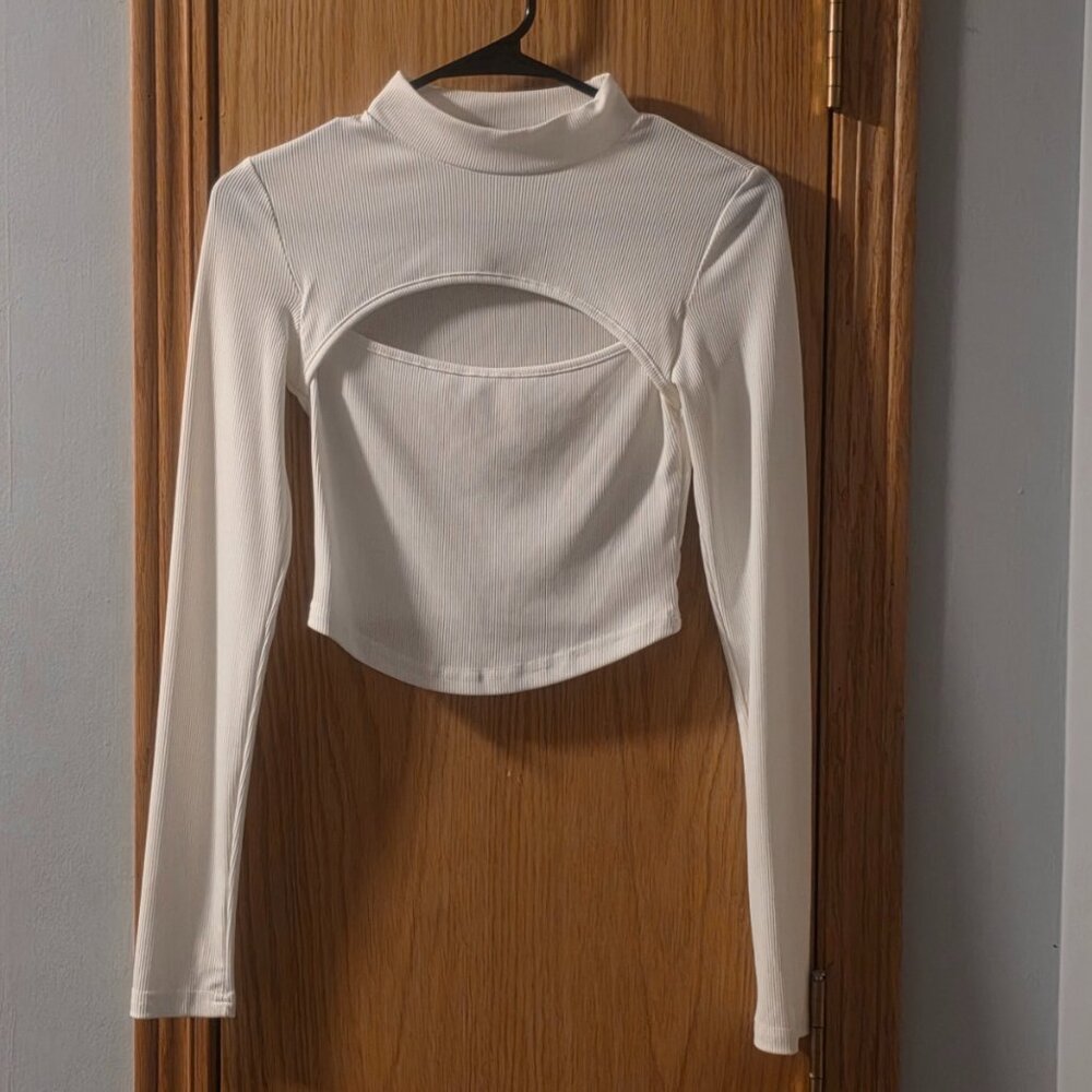 SHEIN Cream Crop Top Women's Size S — Like New | Neutral Summer Casual Y2K